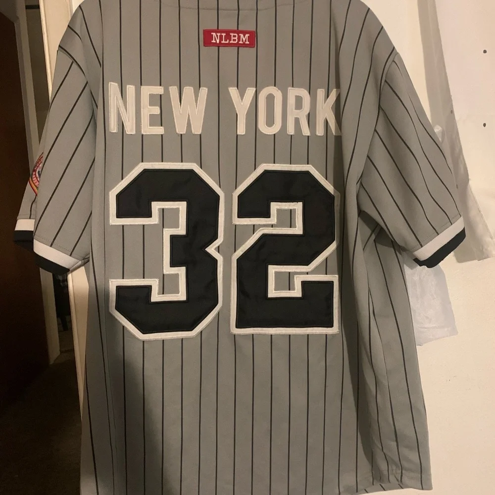 Black Yankees baseball jersey 🔥 - Picture 2 of 5